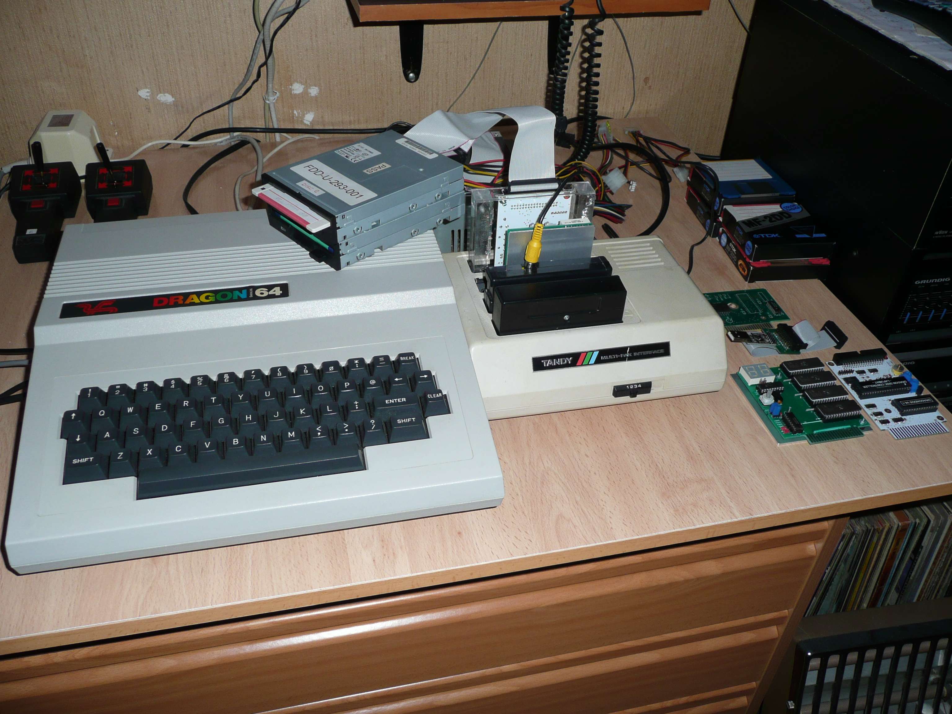 Dragon64 with Tandy Multipack 26-3124