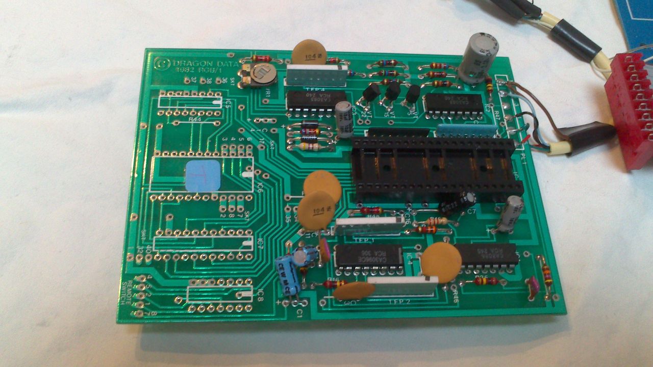 The strange daughter board, with the &quot;MC687CP  AN48304&quot; chip missing (removed for cleaning)